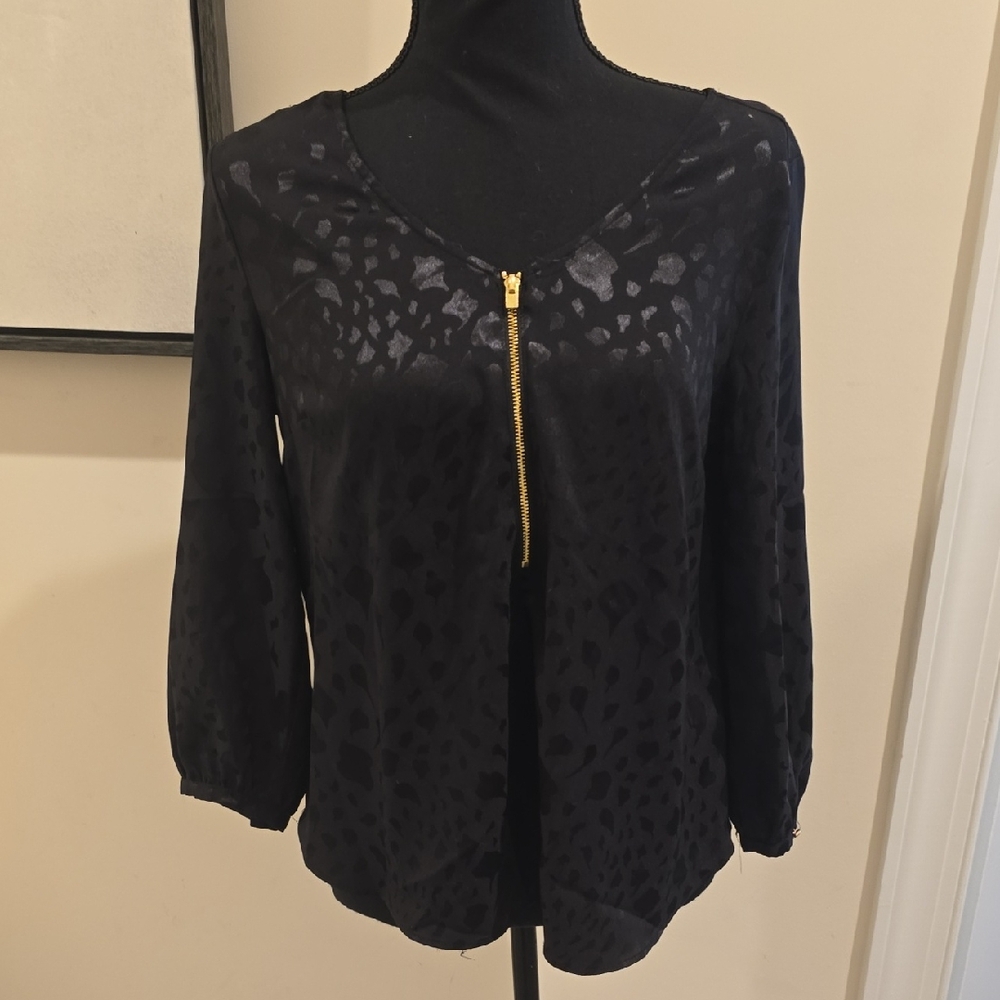 BOLD elements Black Patterned Zip-Up Blouse - image 1